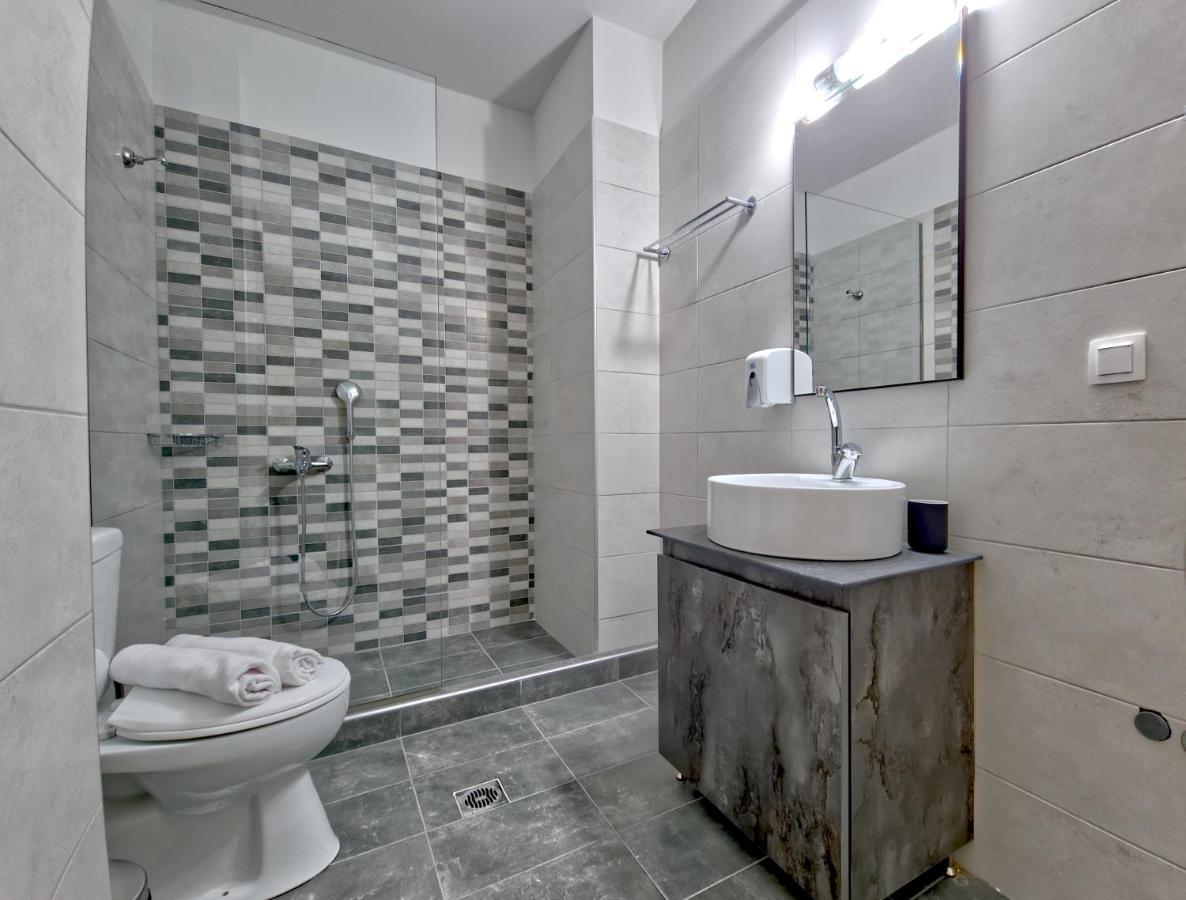 Epipleon Luxury Suites - 107 - Διαμέρισμα 85Τμ - Θέα Στη Θάλασσα نافبكْتوس المظهر الخارجي الصورة